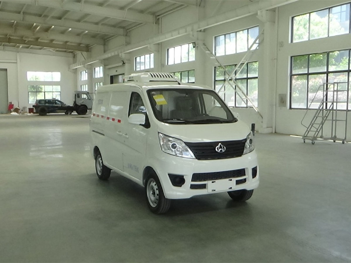 長安星五面包冷藏車