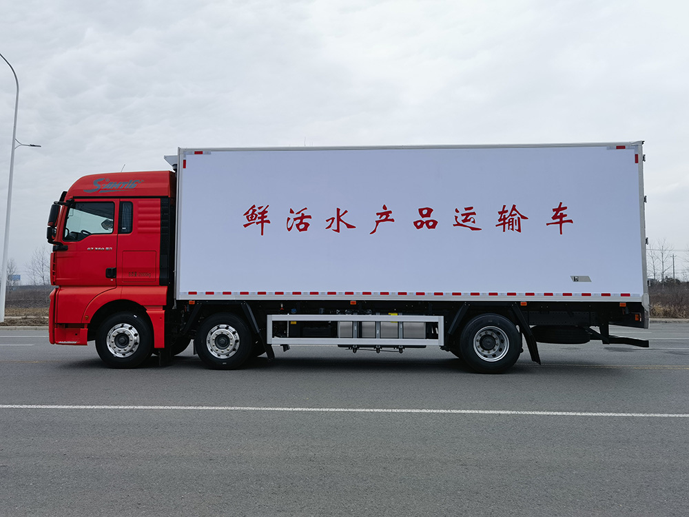 重汽汕德卡7米7鮮活魚蝦水產(chǎn)品運輸車圖片1